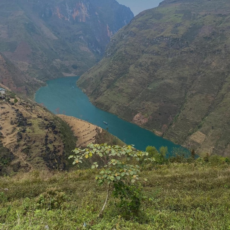 Hà Giang với cảnh núi non đẹp như chốn “tiên cảnh”.