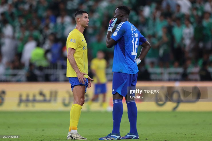 Ronaldo ghi bàn giúp Al Nassr thắng kình địch, ăn mừng cực "cháy" - 7