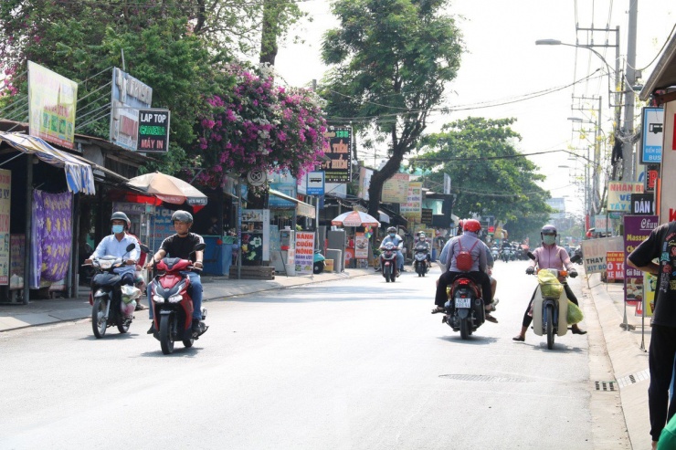 Tương tự, Sở GTVT đề xuất xây dựng đường song hành Phan Văn Hớn để giảm ùn ứ cho khu vực.
