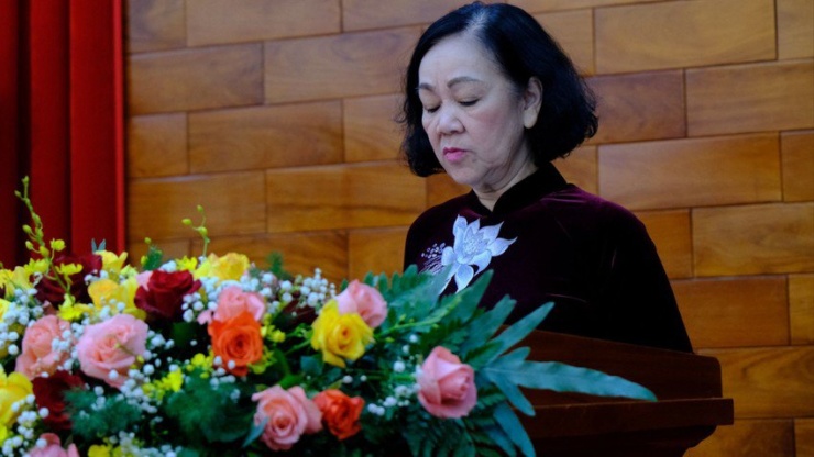 Bà Trương Thị Mai phát biểu chúc mừng và giao nhiệm vụ cho tân Bí thư Tỉnh uỷ Lâm Đồng