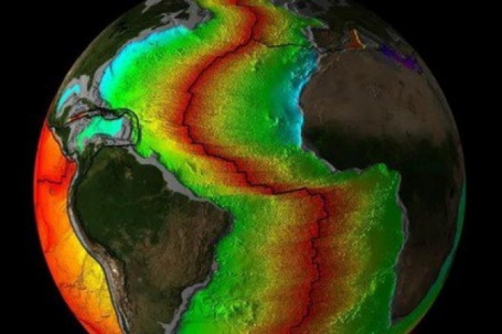 Trái Đất đang "há miệng", sẽ nuốt chửng Đại Tây Dương