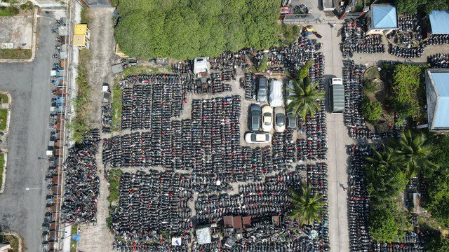 Bãi giữ xe tang vật ở huyện Bình Chánh, TP HCM nhìn từ trên cao