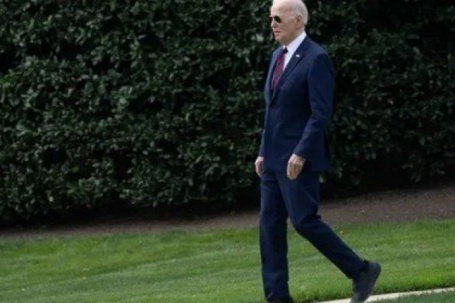 Đôi giầy mới của Tổng thống Mỹ Biden gây xôn xao