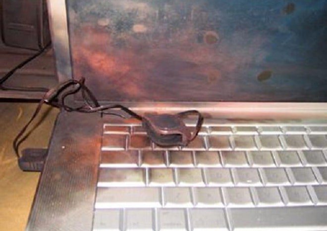 Laptop phát nổ khiến một bé 8 tuổi bị bỏng nặng. (Hình minh họa)