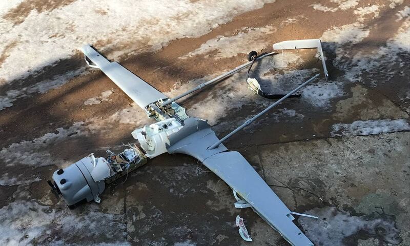 Các mảnh vỡ một UAV Lyutyi còn tương đối nguyên vẹn.
