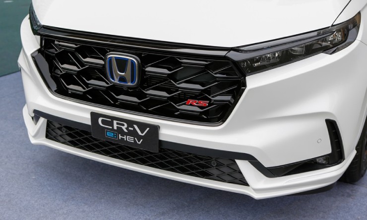Tầm giá nhỉnh 1 tỷ đồng, chọn Mazda CX-8 hay Honda CR-V?
