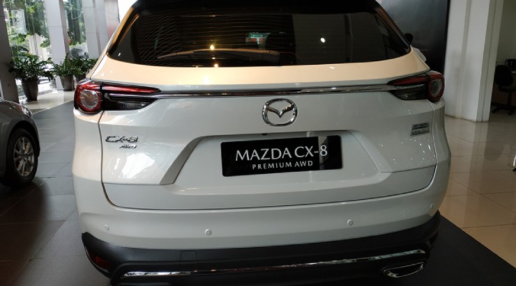Tầm giá nhỉnh 1 tỷ đồng, chọn Mazda CX-8 hay Honda CR-V?