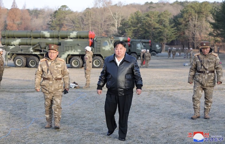 Ông Kim Jong Un trực tiếp chỉ đạo cuộc tập trận ngày 18/3. Ảnh: KCNA.
