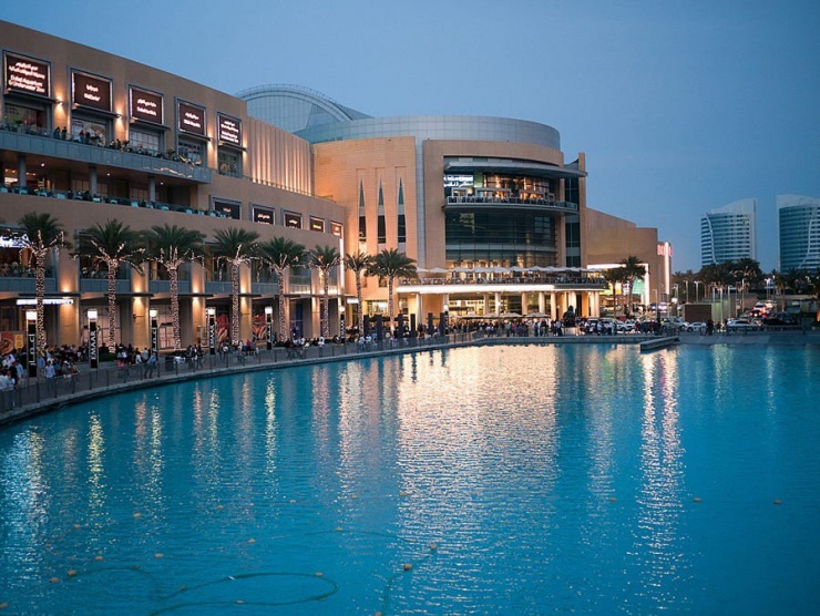 Trung tâm mua sắm Dubai được người dân địa phương và khách du lịch từ khắp nơi trên thế giới ghé thăm, đặc biệt từ châu Âu, Trung Quốc và Ấn Độ.