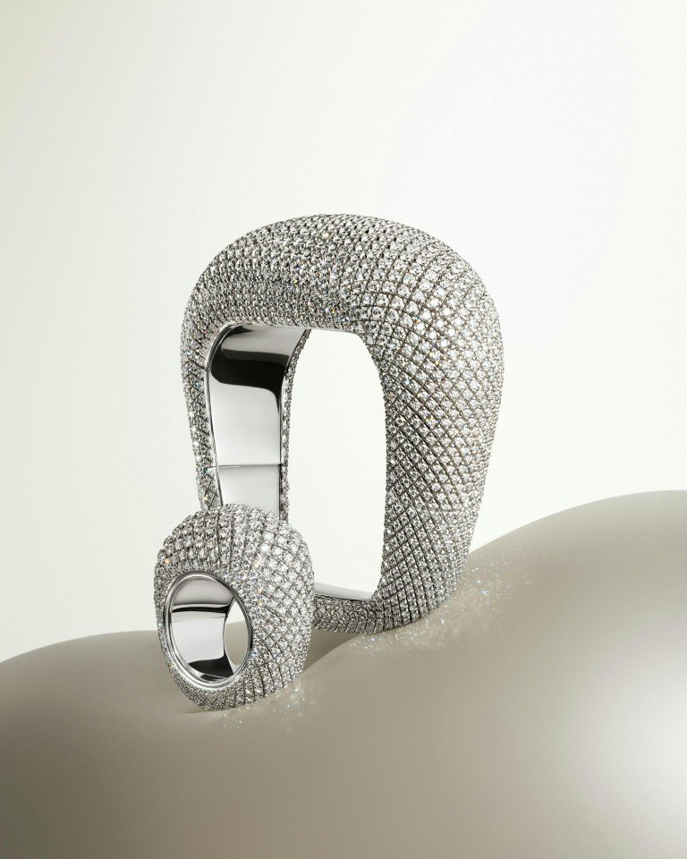 Cartier ra mắt chiếc đồng hồ khiến phái đẹp 