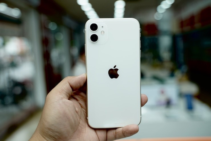 iPhone 11 vẫn là chiếc smartphone “quốc dân” khi tích hợp đủ các tính năng cần thiết cho những trải nghiệm thường ngày.