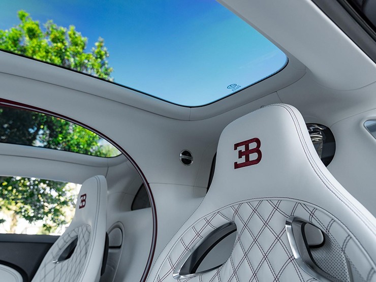 Đại lý tung "deal hời", mua Bugatti Chiron tặng kèm Rolls-Royce Wraith - 9