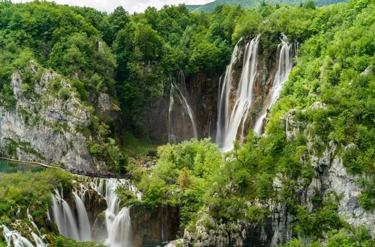 15 thác nước bí ẩn đẹp nhất thế giới - 1