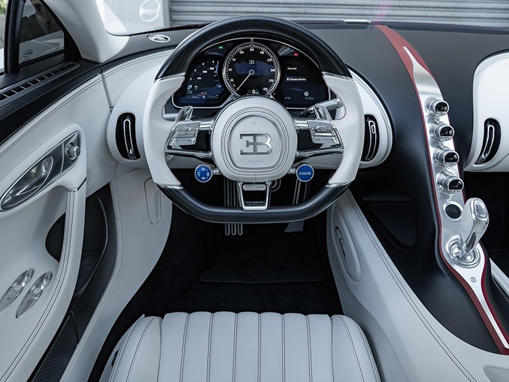 Đại lý tung "deal hời", mua Bugatti Chiron tặng kèm Rolls-Royce Wraith - 6