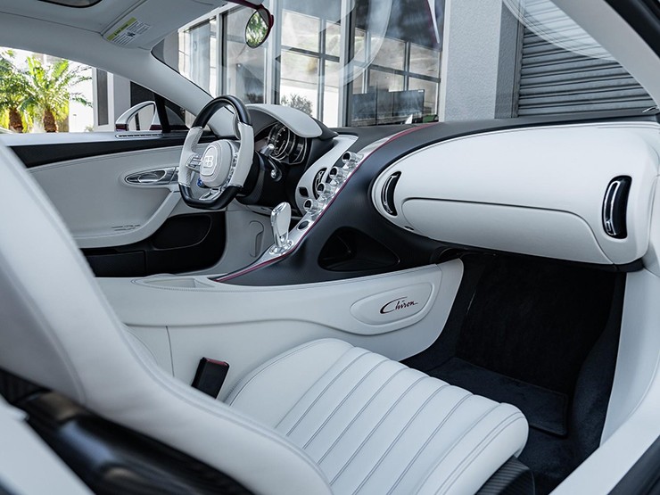Đại lý tung "deal hời", mua Bugatti Chiron tặng kèm Rolls-Royce Wraith - 7