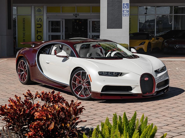 Đại lý tung "deal hời", mua Bugatti Chiron tặng kèm Rolls-Royce Wraith - 2