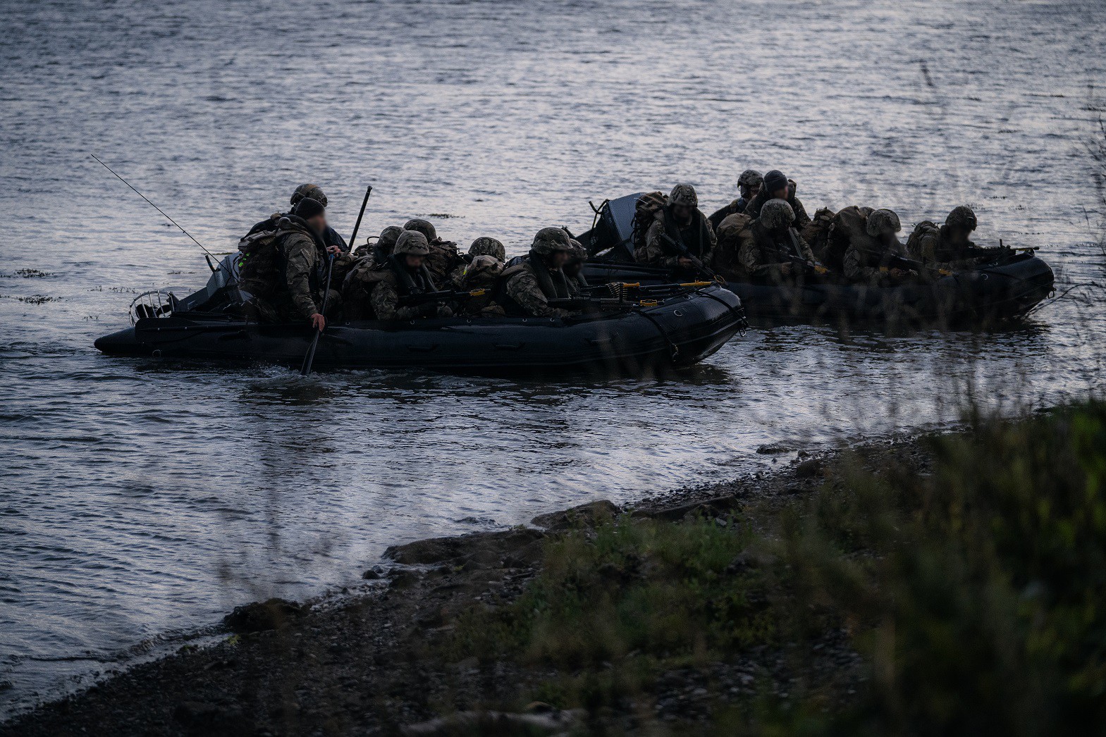 Lực lượng Ukraine ở bờ đông sông Dnipro vẫn có thể nhận tiếp tế để bám trụ (ảnh: Kyiv Post)