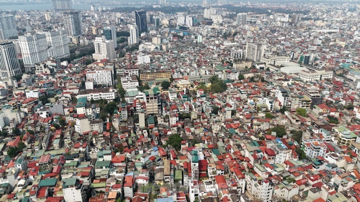 Hiện nay, còn 13 hộ dân khu vực góc cua nút giao Nguyễn Chí Thanh vẫn không đồng ý cho cán bộ địa chính đo đạc. Ban Quản lý dự án đã nhiều lần phối hợp với UBND phường Giảng Võ (quận Ba Đình) tổ chức tuyên truyền, vận động.