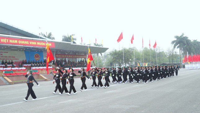 Tổng Tham mưu trưởng thị sát huấn luyện diễu binh, diễu hành kỷ niệm Chiến thắng Điện Biên Phủ - 5