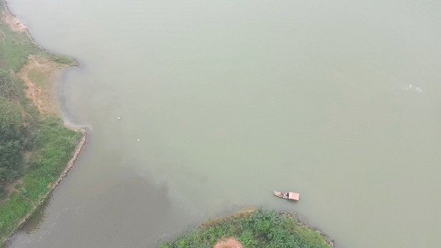 Khu vực dẫn nước từ sông Đuống vào cống Long Tửu.