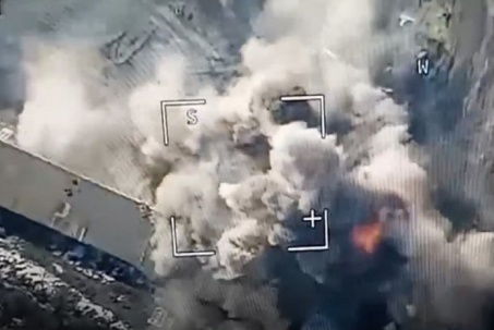 Video: Quân đội Nga tấn công căn cứ "nhóm phá hoại" gần biên giới Ukraine