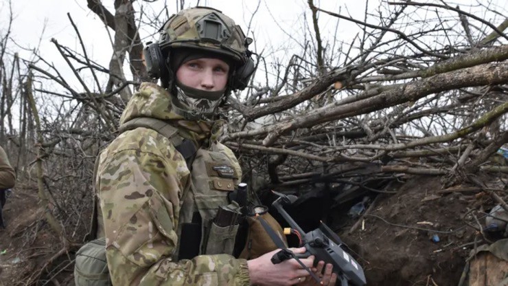 Binh sĩ Ukraine chiến đấu ở khu vực làng Robotyne, vùng Zaporizhzhia vào ngày 1/3/2024.