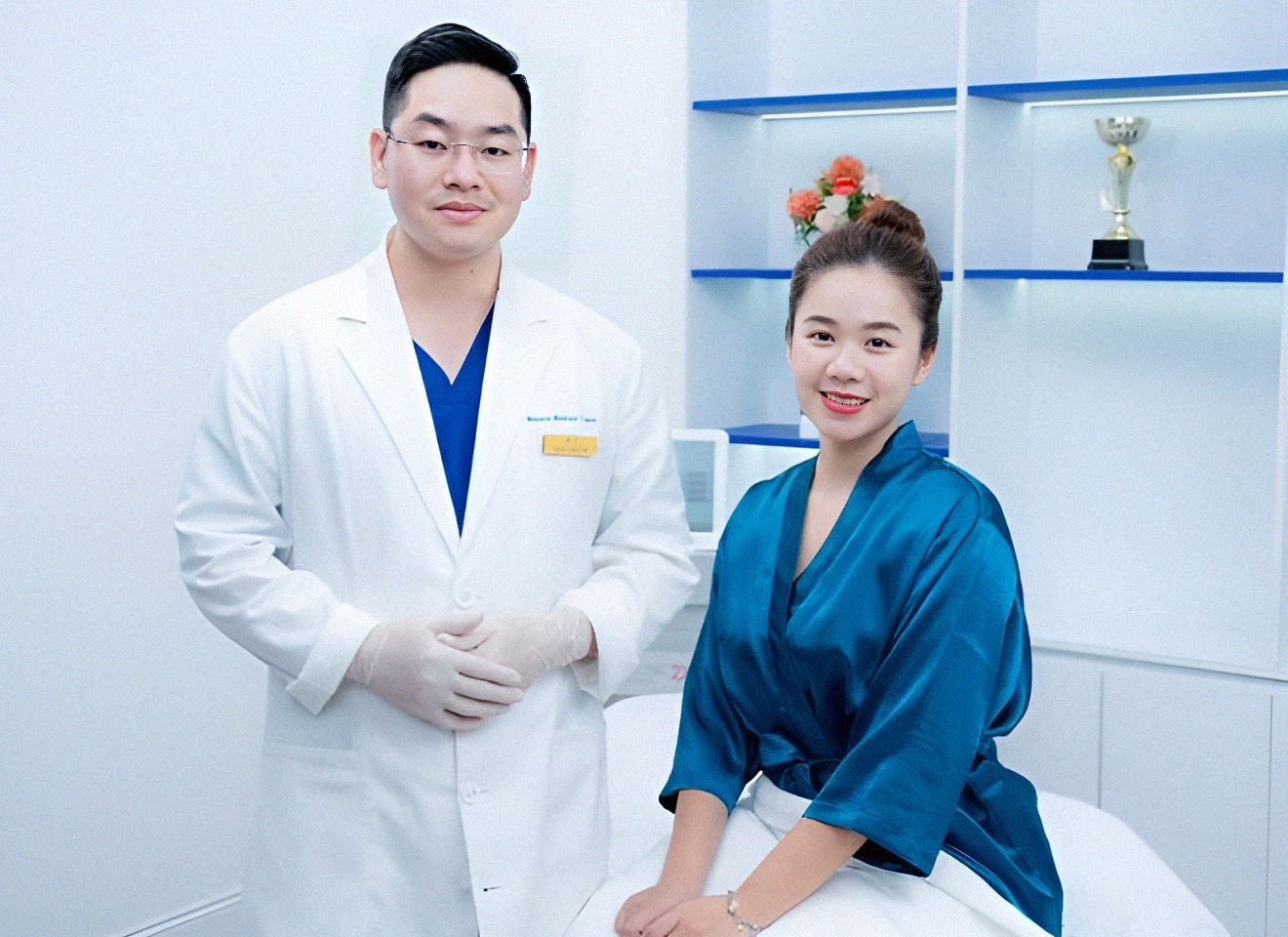 Bác sĩ Huy Chất tốt nghiệp trường Đại Học Y Thái Bình với hơn 10 năm kinh nghiệm thăm khám điều trị thẩm mỹ da