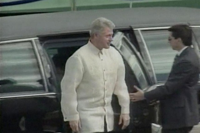 Tổng thống Mỹ Bill Clinton tham dự Hội nghị thượng đỉnh APEC ở Manila - Philippines vào ngày 24-11-1996. Ảnh cắt từ video của Reuters