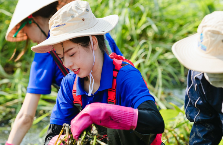 Bên cạnh đó, Hoa hậu Thanh Thủy còn tích cực trong việc tham gia thiện nguyện và các hoạt động cộng đồng nhằm quảng bá, giao lưu văn hóa đến với bạn bè quốc tế.&nbsp;
