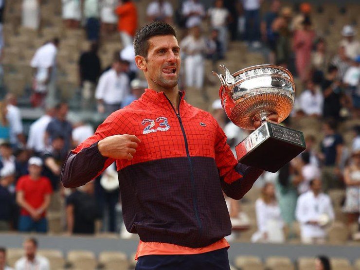 Djokovic hướng về danh hiệu Roland Garros