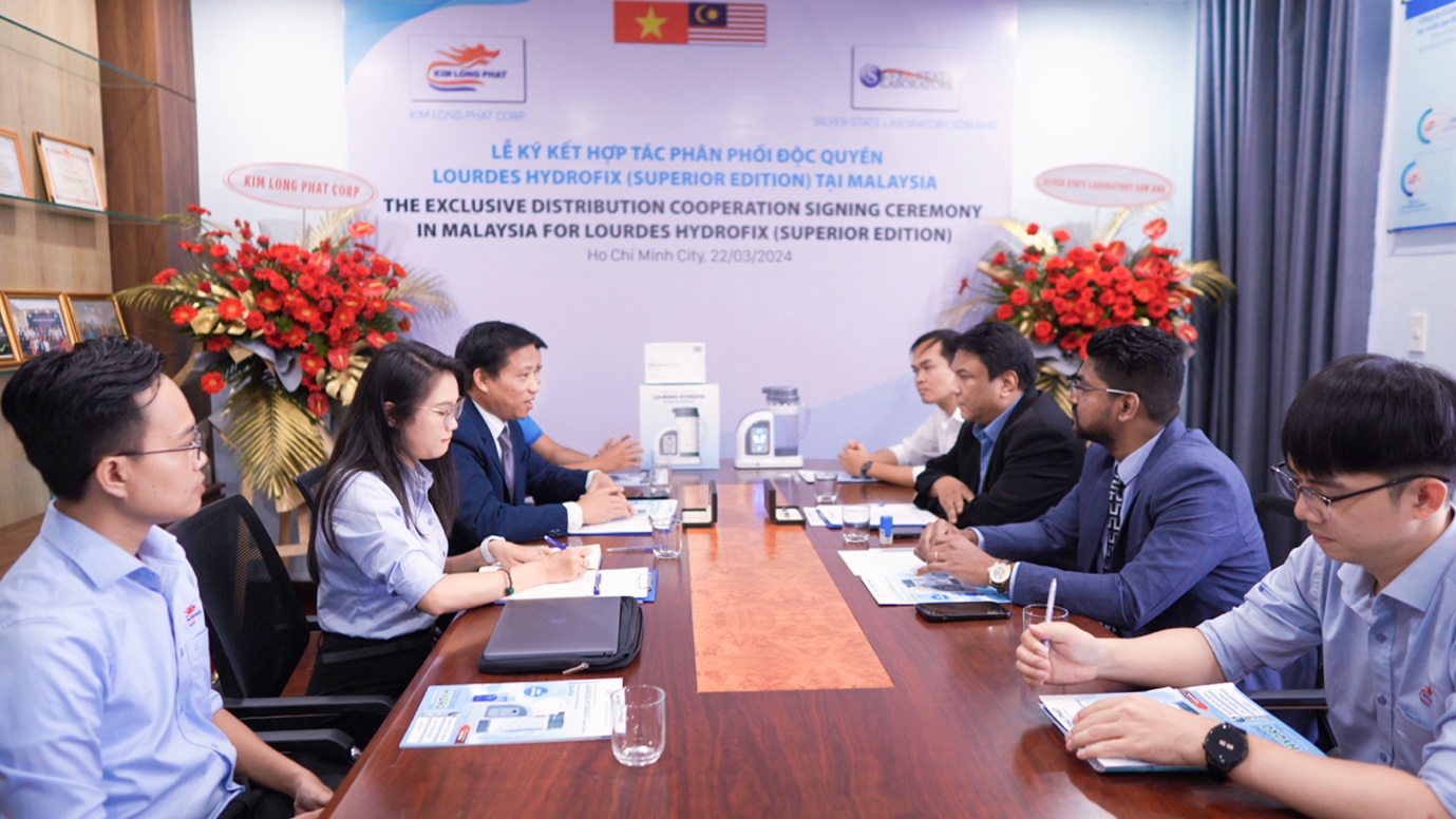 Ông Tô Văn Trực - Tổng Giám đốc Tập đoàn Kim Long Phát phát biểu trong buổi làm việc với đối tác Malaysia