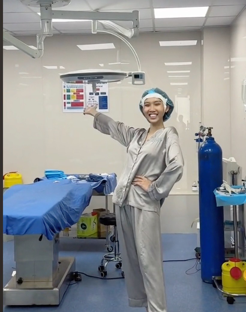 Mỹ nữ kế nhiệm Hương Giang tự công khai quá trình phẫu thuật thẩm mỹ - 5