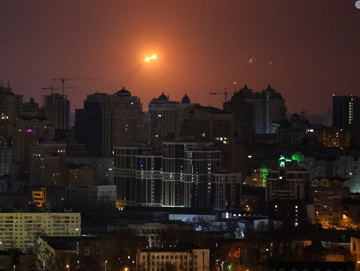 Một vụ nổ trên bầu trời ở Kiev hôm 24/3.