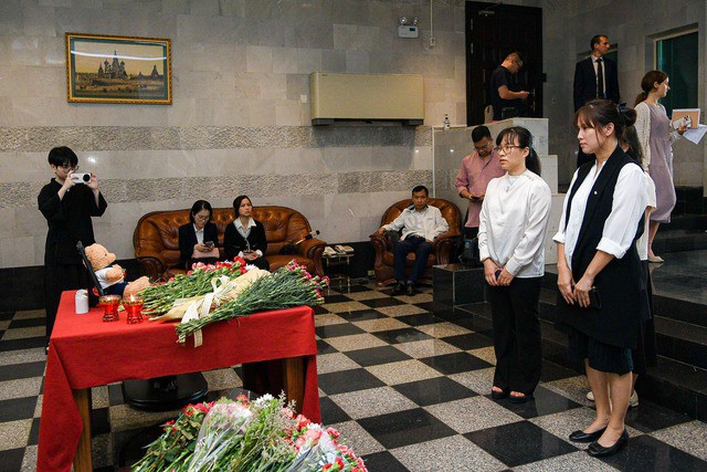 Phó Thủ tướng Trần Hồng Hà tới Đại sứ quán Nga tưởng nhớ nạn nhân vụ khủng bố - 8