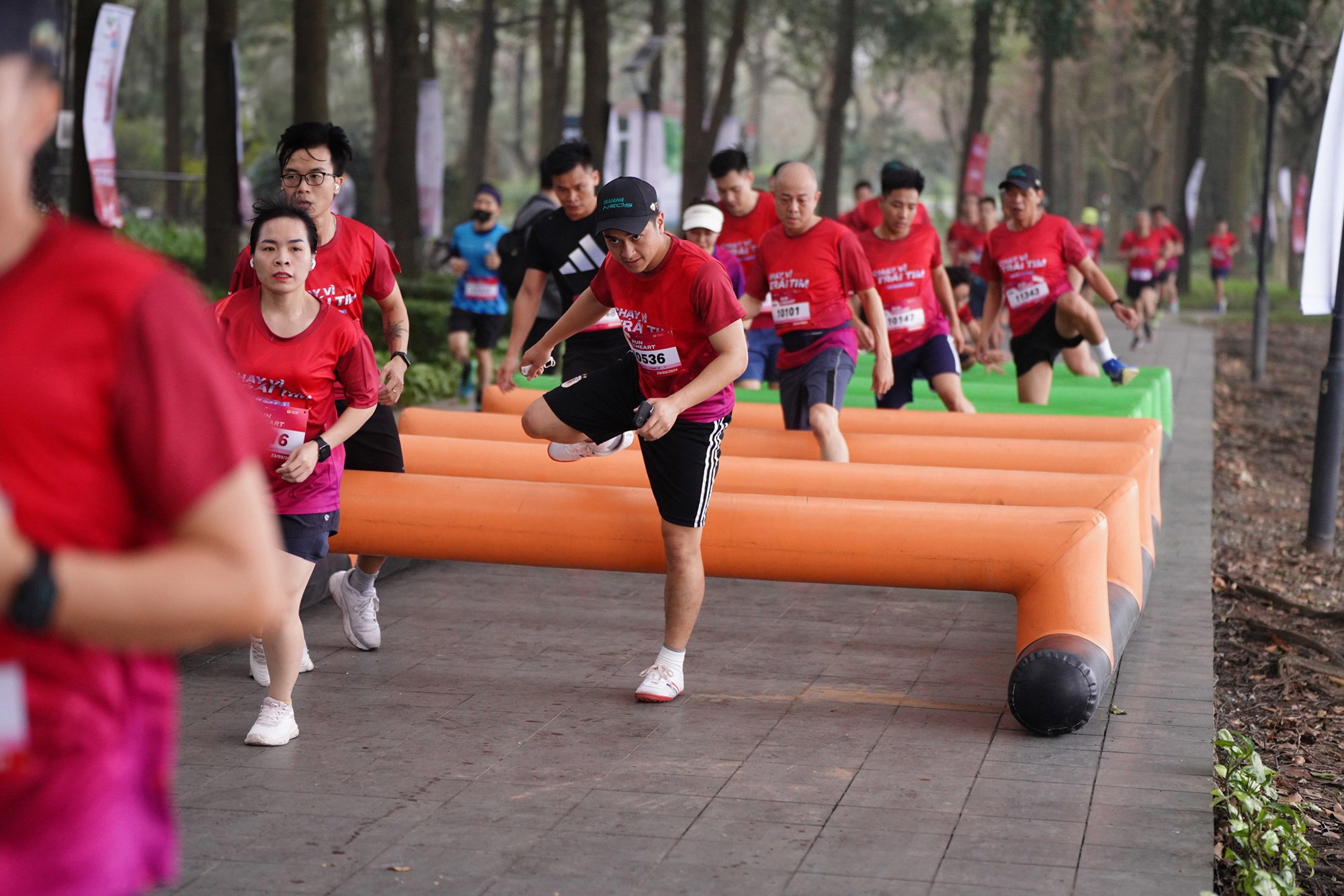 Các chướng ngại vật trên đường chạy 10km và 3km