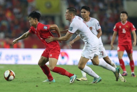 Trực tiếp bóng đá Việt Nam - Indonesia: Santana ấn định tỉ số (Vòng loại World Cup) (Hết giờ)