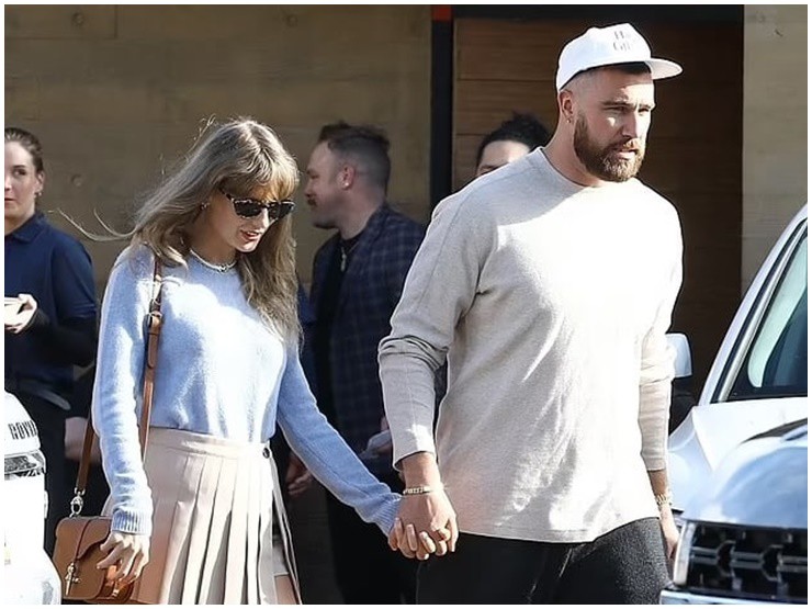 The couple is enjoying sweet love.