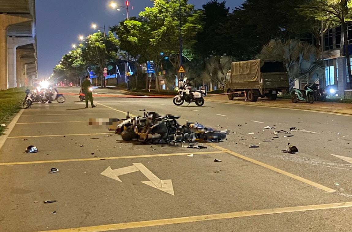 Trước đó, hồi cuối tháng 1 trên đường song hành Xa lộ Hà Nội xảy ra vụ TNGT làm 2 người chết