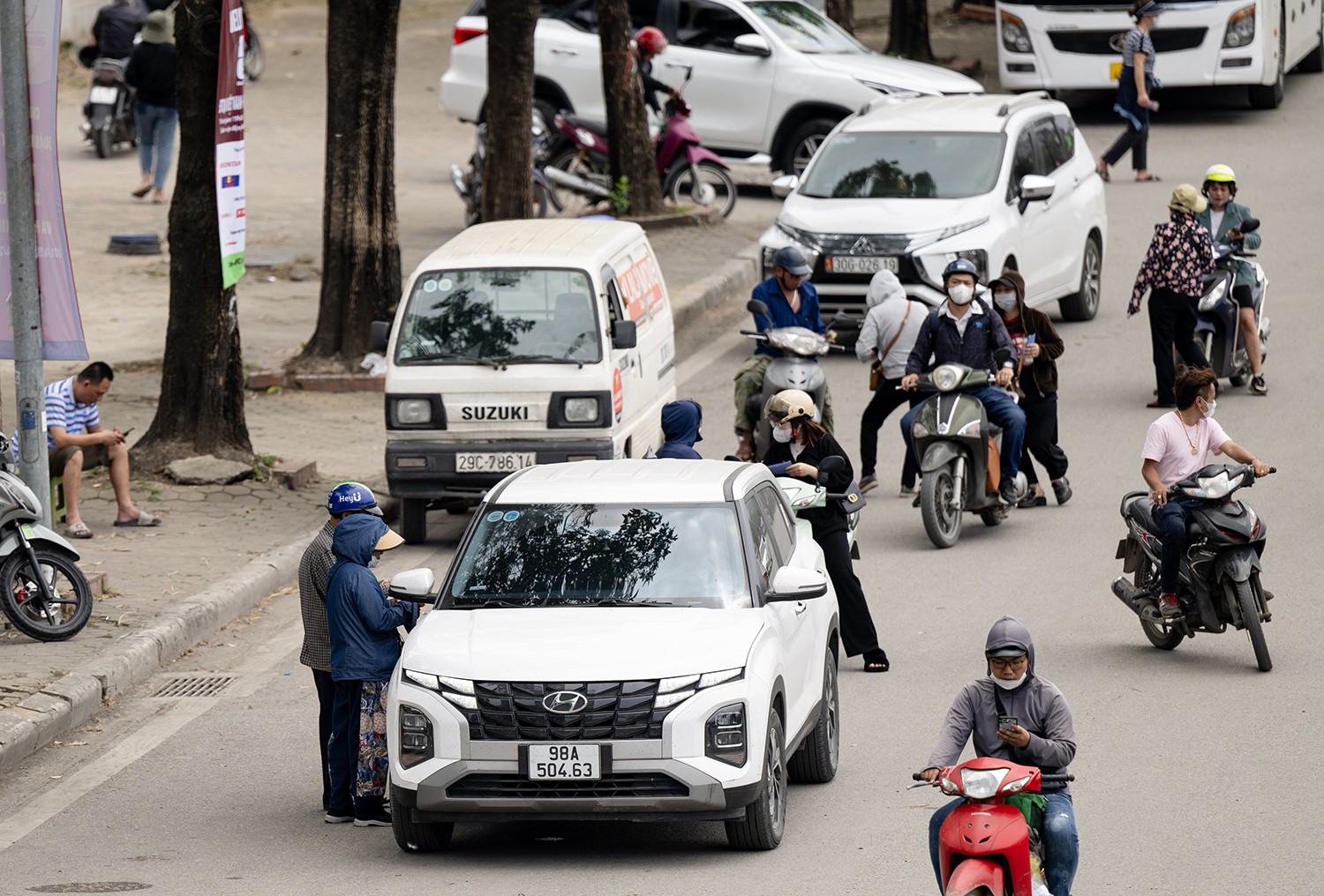 Vé trận Việt Nam - Indonesia ế ẩm, phe vé “méo mặt” - 12