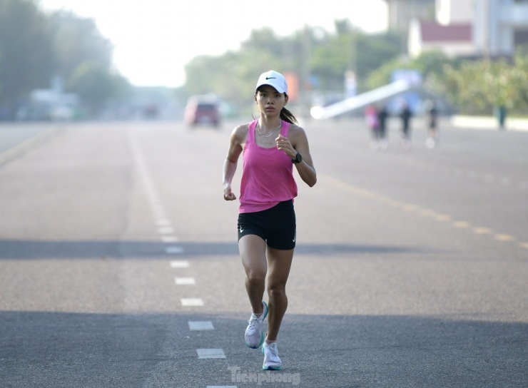 Điểm tên các ngôi sao tranh tài ở Tiền Phong Marathon 2024 - 4