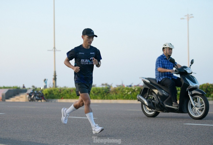 Điểm tên các ngôi sao tranh tài ở Tiền Phong Marathon 2024 - 6