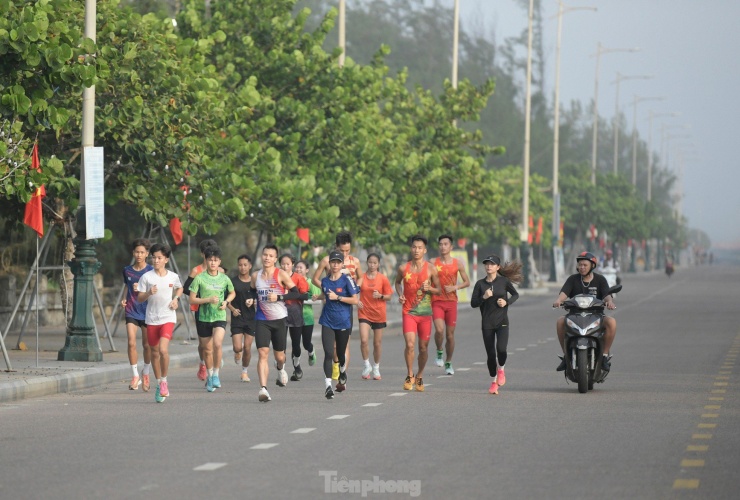 Điểm tên các ngôi sao tranh tài ở Tiền Phong Marathon 2024 - 8