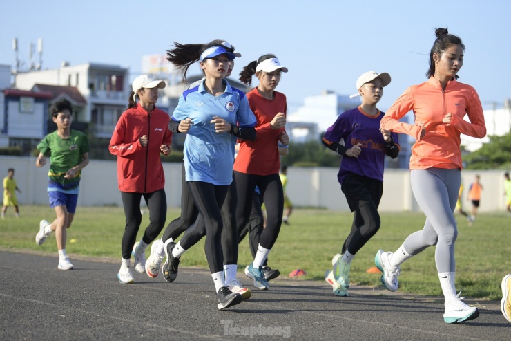 Điểm tên các ngôi sao tranh tài ở Tiền Phong Marathon 2024 - 10