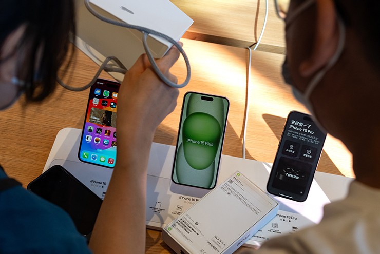 Doanh số iPhone tiếp tục sụt giảm thê thảm tại Trung Quốc