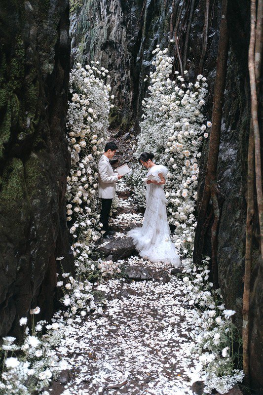 Chán studio, cặp đôi rủ nhau vào rừng chụp ảnh cưới như cổ tích - 9