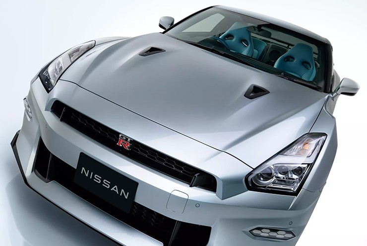 Nissan GT-R phiên bản nâng cấp lộ diện làm giới chơi xe điên đảo - 1
