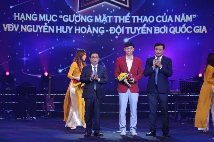 'Gương mặt thể thao của năm', kình ngư Nguyễn Huy Hoàng.