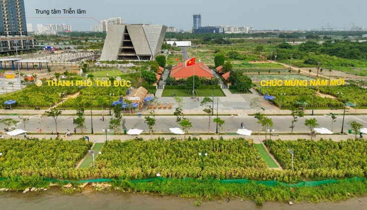 Phối cảnh quảng trường Hồ Chí Minh bên bờ Thủ Thiêm đối diện công viên bến Bạch Đằng - 2