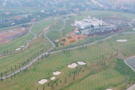 Người làm thuê sân golf ở Bắc Giang tử vong dưới hồ nước