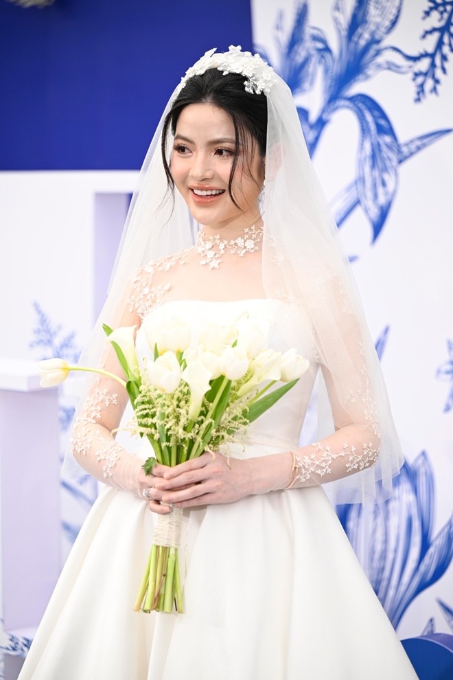 Cận cảnh dung nhan vợ Quang Hải trong ngày cưới - 1